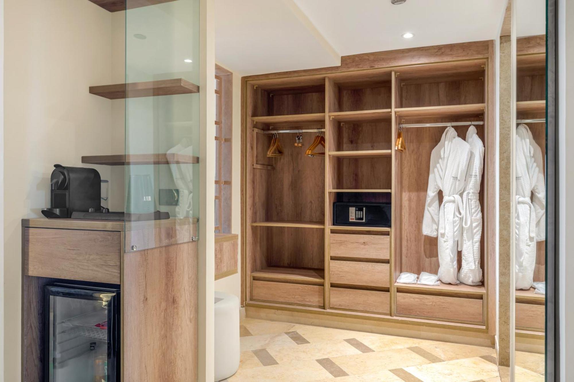 Steigenberger Aldau Beach Hotel Hurgada Dış mekan fotoğraf A walk-in closet