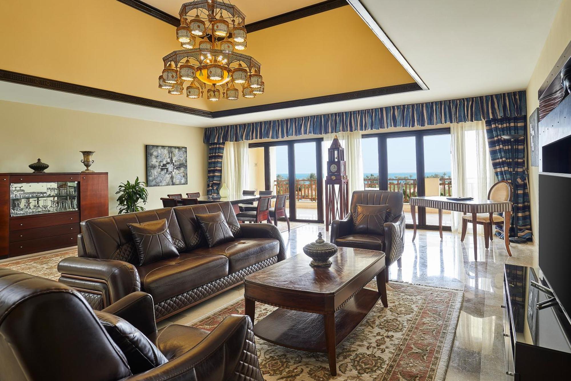 Steigenberger Aldau Beach Hotel Hurgada Dış mekan fotoğraf A suite at the Ritz-Carlton, Dubai